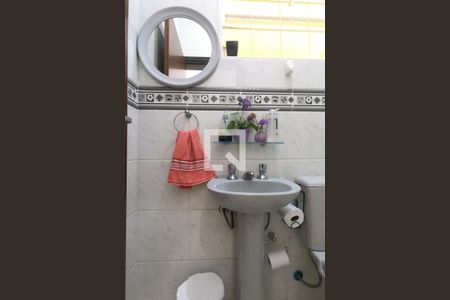 Casa à venda com 200m², 3 quartos e 2 vagasBanheiro