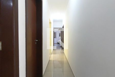 Casa à venda com 200m², 3 quartos e 2 vagasCorredor