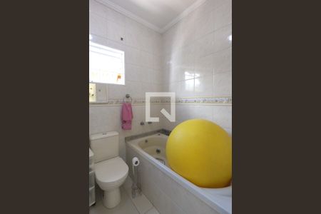 Casa à venda com 200m², 3 quartos e 2 vagasBanheiro da Suíte 1