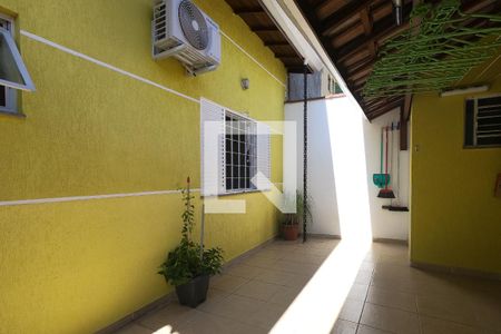 Casa à venda com 200m², 3 quartos e 2 vagasChurrasqueira