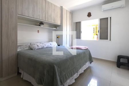 Casa à venda com 200m², 3 quartos e 2 vagasSuíte 2