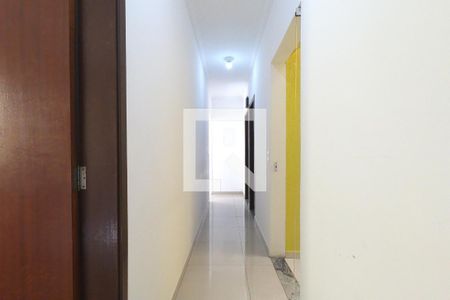 Casa à venda com 200m², 3 quartos e 2 vagasCorredor
