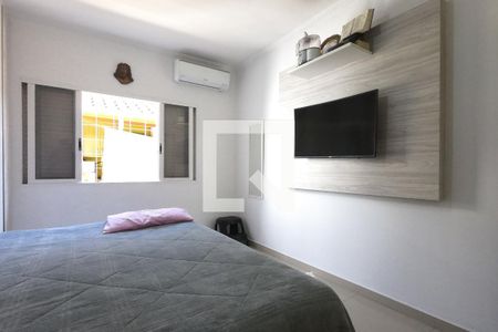 Casa à venda com 200m², 3 quartos e 2 vagasSuíte 2
