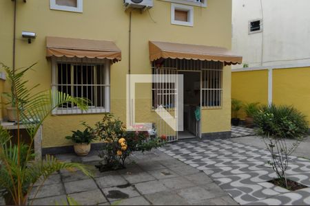 Casa à venda com 184m², 4 quartos e 6 vagasFachada Traseira