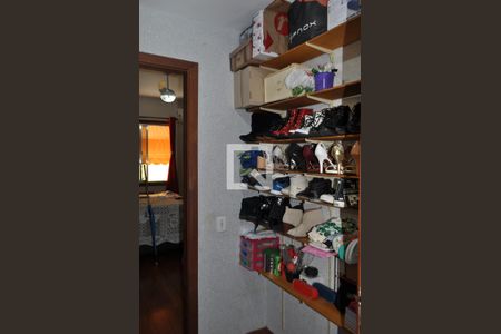 Casa à venda com 184m², 4 quartos e 6 vagasCloset do quarto 1