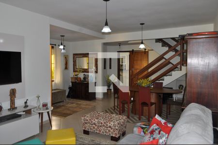 Sala de casa à venda com 4 quartos, 184m² em Anil, Rio de Janeiro