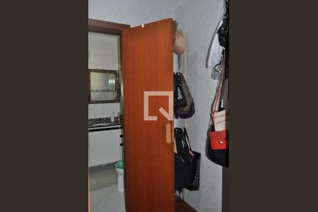 Casa à venda com 184m², 4 quartos e 6 vagasCloset do quarto 1
