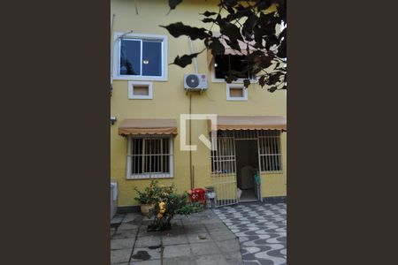 Casa à venda com 184m², 4 quartos e 6 vagasFachada Traseira