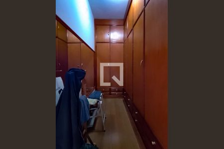 Apartamento à venda com 172m², 3 quartos e 2 vagasCloset da suíte 2