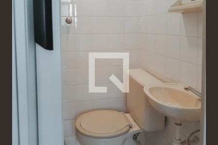 Apartamento à venda com 103m², 3 quartos e 2 vagas Apartamento à venda com 103m², 3 quartos e 2 vagasÁrea de serviço - banheiro