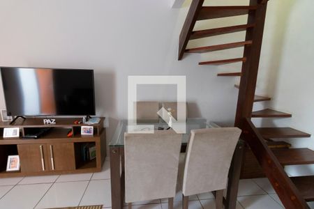 Sala de casa para alugar com 2 quartos, 64m² em Banco de Areia, Mesquita