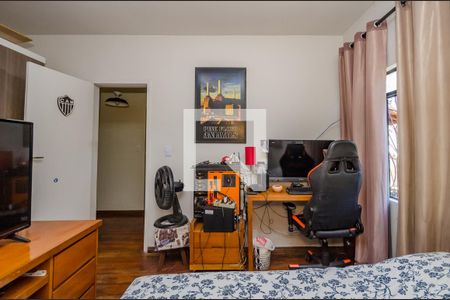 Casa à venda com 640m², 5 quartos e 5 vagas Casa à venda com 640m², 5 quartos e 5 vagasQuarto 3