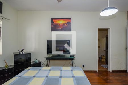 Casa à venda com 640m², 5 quartos e 5 vagas Casa à venda com 640m², 5 quartos e 5 vagasSuíte 1