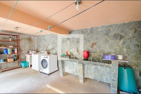 Casa à venda com 640m², 5 quartos e 5 vagas Casa à venda com 640m², 5 quartos e 5 vagasÁrea de Serviço