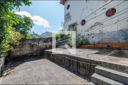 Casa à venda com 640m², 5 quartos e 5 vagas Casa à venda com 640m², 5 quartos e 5 vagasQuintal