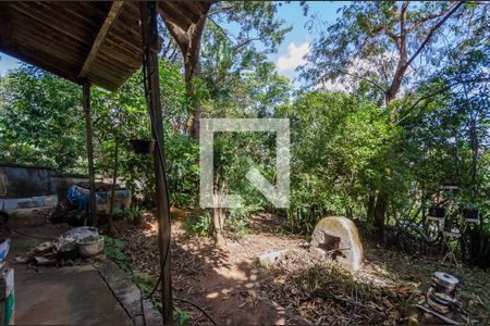 Casa à venda com 640m², 5 quartos e 5 vagas Casa à venda com 640m², 5 quartos e 5 vagasQuintal