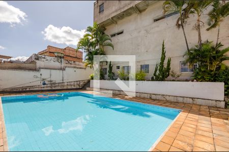 Casa à venda com 640m², 5 quartos e 5 vagas Casa à venda com 640m², 5 quartos e 5 vagasPiscina