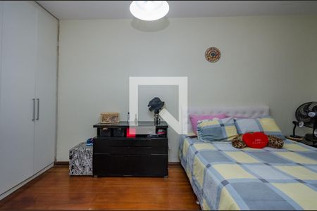 Casa à venda com 640m², 5 quartos e 5 vagas Casa à venda com 640m², 5 quartos e 5 vagasSuíte 1