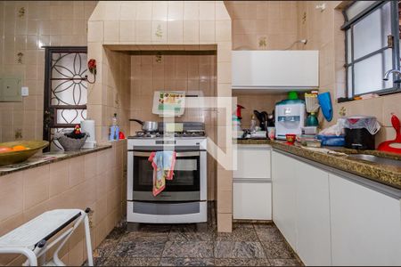 Casa à venda com 640m², 5 quartos e 5 vagas Casa à venda com 640m², 5 quartos e 5 vagasCozinha