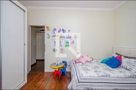 Casa à venda com 640m², 5 quartos e 5 vagas Casa à venda com 640m², 5 quartos e 5 vagasQuarto 4