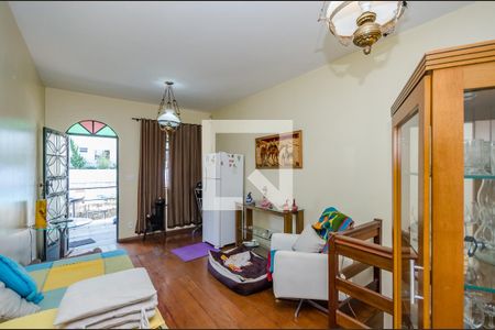 Casa à venda com 640m², 5 quartos e 5 vagas Casa à venda com 640m², 5 quartos e 5 vagasSala 3