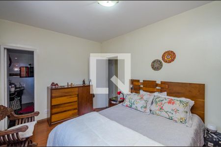 Casa à venda com 640m², 5 quartos e 5 vagas Casa à venda com 640m², 5 quartos e 5 vagasSuíte 2