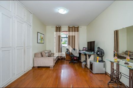 Casa à venda com 640m², 5 quartos e 5 vagas Casa à venda com 640m², 5 quartos e 5 vagasQuarto 5