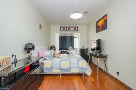 Casa à venda com 640m², 5 quartos e 5 vagas Casa à venda com 640m², 5 quartos e 5 vagasSuíte 1