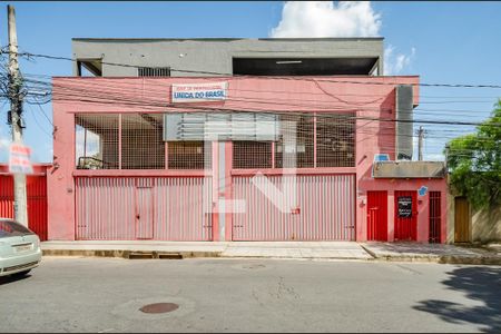 Casa à venda com 640m², 5 quartos e 5 vagas Casa à venda com 640m², 5 quartos e 5 vagasFachada