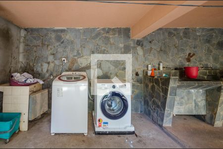 Casa à venda com 640m², 5 quartos e 5 vagas Casa à venda com 640m², 5 quartos e 5 vagasÁrea de Serviço