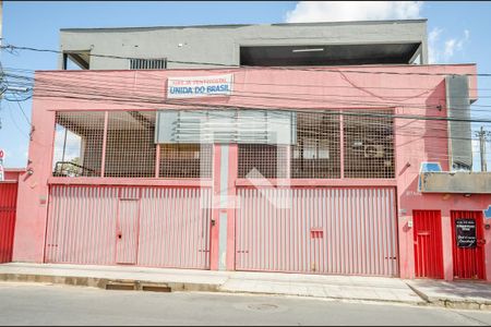 Casa à venda com 640m², 5 quartos e 5 vagas Casa à venda com 640m², 5 quartos e 5 vagasFachada