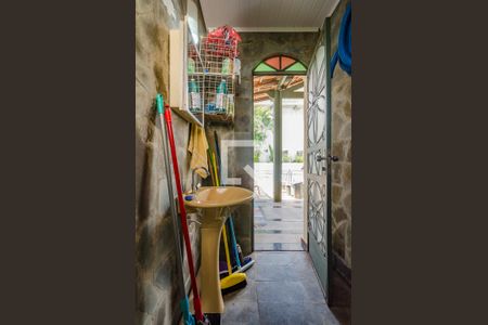 Casa à venda com 640m², 5 quartos e 5 vagas Casa à venda com 640m², 5 quartos e 5 vagasLavabo Piscina