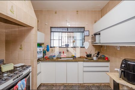 Casa à venda com 640m², 5 quartos e 5 vagas Casa à venda com 640m², 5 quartos e 5 vagasCozinha