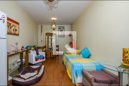 Casa à venda com 640m², 5 quartos e 5 vagas Casa à venda com 640m², 5 quartos e 5 vagasSala 3