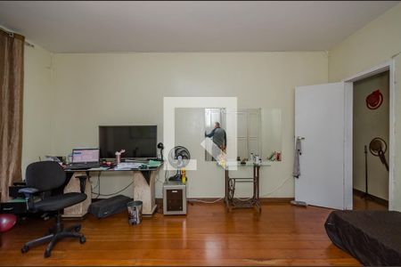 Casa à venda com 640m², 5 quartos e 5 vagas Casa à venda com 640m², 5 quartos e 5 vagasQuarto 5