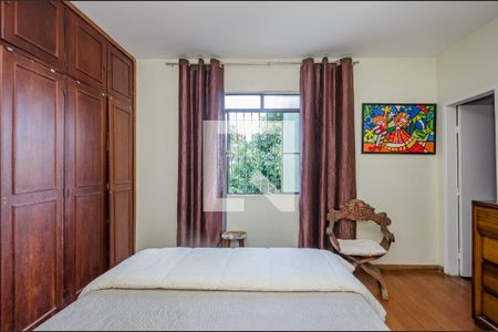 Casa à venda com 640m², 5 quartos e 5 vagas Casa à venda com 640m², 5 quartos e 5 vagasSuíte 2