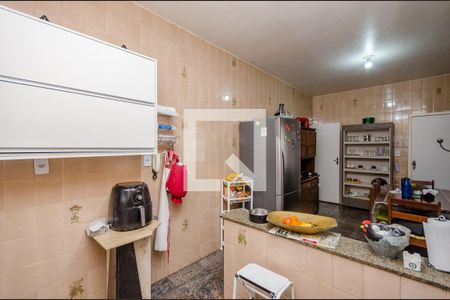 Casa à venda com 640m², 5 quartos e 5 vagas Casa à venda com 640m², 5 quartos e 5 vagasCozinha