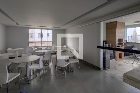 Apartamento à venda com 70m², 2 quartos e 1 vaga Apartamento à venda com 70m², 2 quartos e 1 vagaÁrea comum - Salão de festas