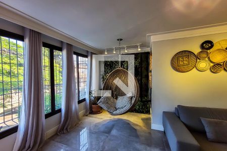 detalhe sala de estar  de casa à venda com 4 quartos, 250m² em Jardim da Gloria, São Paulo