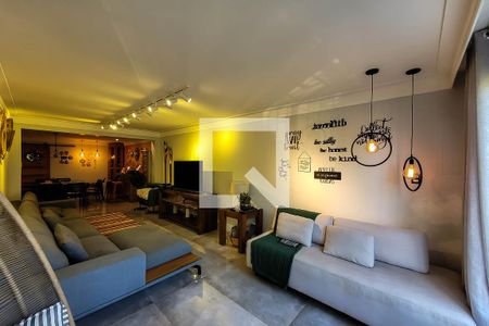 sala de estar  de casa à venda com 4 quartos, 250m² em Jardim da Gloria, São Paulo