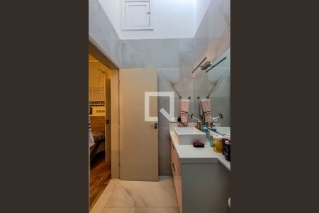 Casa à venda com 250m², 4 quartos e 5 vagasBanheiro da Suíte 3