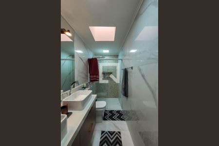 Casa à venda com 250m², 4 quartos e 5 vagasBanheiro da Suíte 4