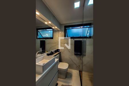 Casa à venda com 250m², 4 quartos e 5 vagasBanheiro da Suíte 2