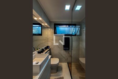 Casa à venda com 250m², 4 quartos e 5 vagasBanheiro da Suíte 2