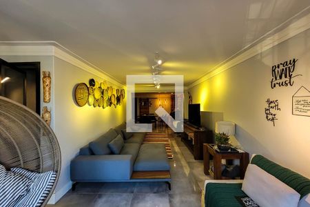 sala de estar  de casa à venda com 4 quartos, 250m² em Jardim da Gloria, São Paulo