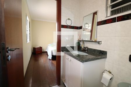 Casa à venda com 150m², 3 quartos e 2 vagasBanheiro da Suíte 2