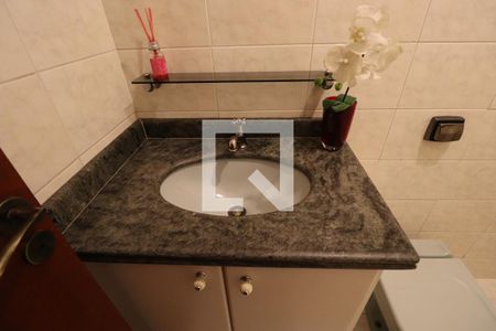 Casa à venda com 150m², 3 quartos e 2 vagasBanheiro 1