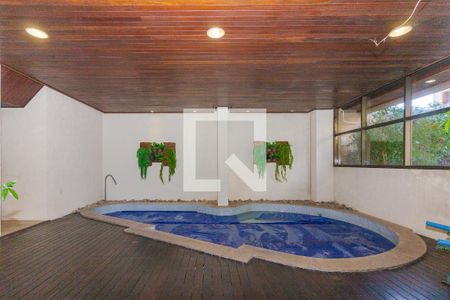 Apartamento para alugar com 121m², 3 quartos e 2 vagas Apartamento para alugar com 121m², 3 quartos e 2 vagasÁrea comum - Piscina Aquecida