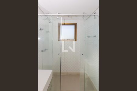 Apartamento para alugar com 121m², 3 quartos e 2 vagas Apartamento para alugar com 121m², 3 quartos e 2 vagasBanheiro da Suíte