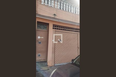 Casa à venda com 225m², 2 quartos e 1 vaga Casa à venda com 225m², 2 quartos e 1 vagaFachada